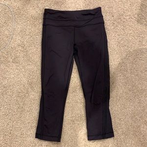 lululemon black cropped leggings (4)